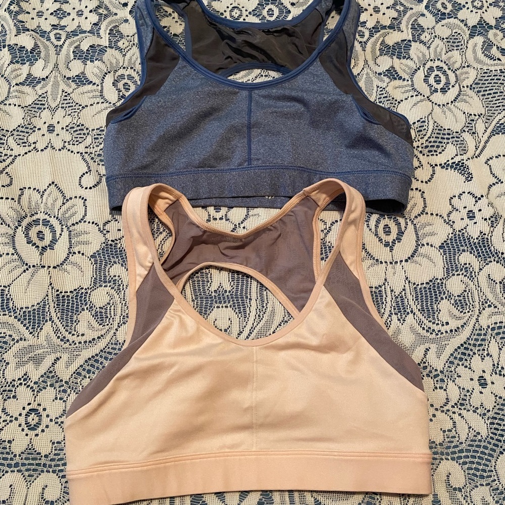 Sports bra